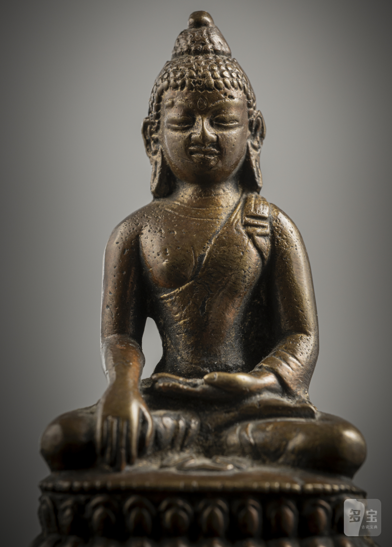 A BRONZE FIGURE OF AKSHOBHYA - 图5